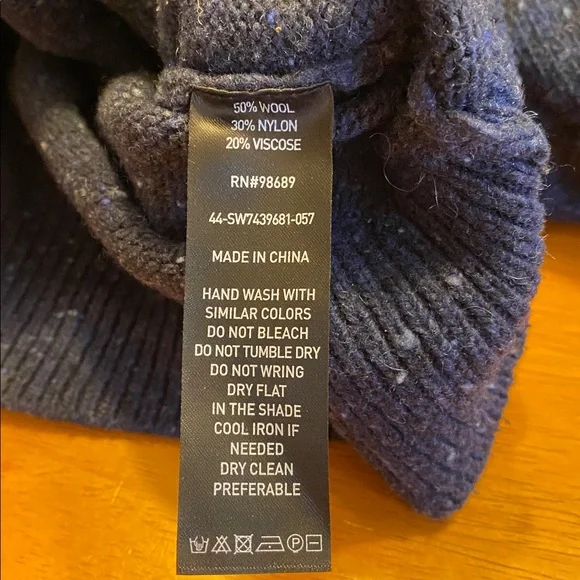 Todd Snyder Men's Dark Blue Crewneck Sweater Sz Medium.